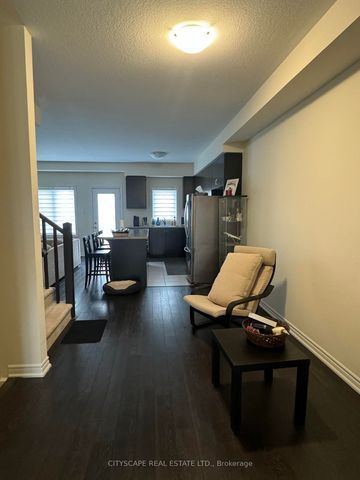 Townhouse For Lease | X8134406 - Photo 4