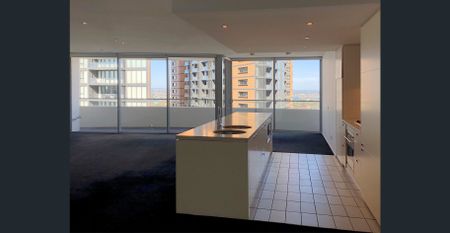 Spacious Apartment Offering Views, Location & Lifestyle - Photo 2