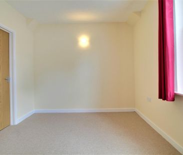 Gable End, Victoria Road, Aldershot, GU11 - Photo 3