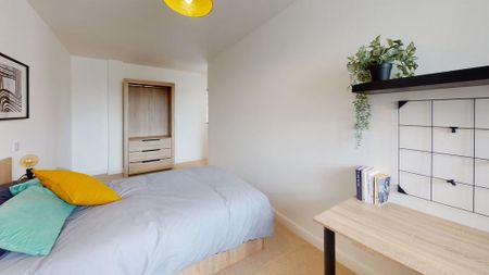 4 bedroom flat to rent - Photo 3