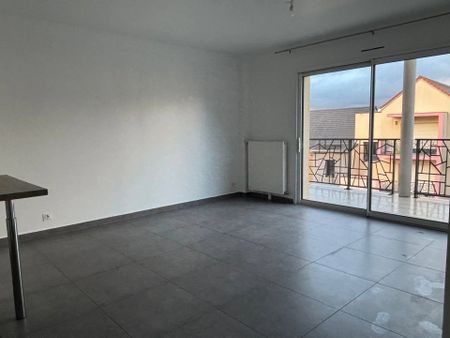 Location Appartement 3 pièces 61 m2 à Le Coudray - Photo 2