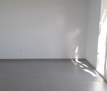 location Appartement T1 DE 33.1m² À JUVIGNAC - Photo 2