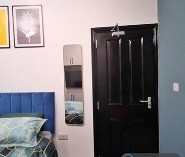 3 bedroom flat to rent - Photo 6