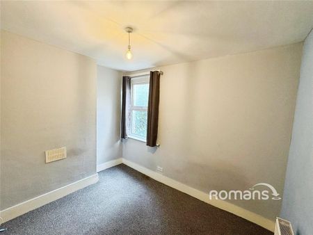 3 bedroom flat to rent - Photo 3