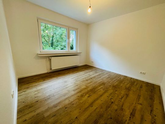 *Erstbezug nach Sanierung – 4 Zimmer Wohnung mit Balkon* - Photo 1