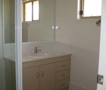 54 Storr Circuit, Goodna QLD 4300 - House For Rent - $560 | Domain - Photo 5