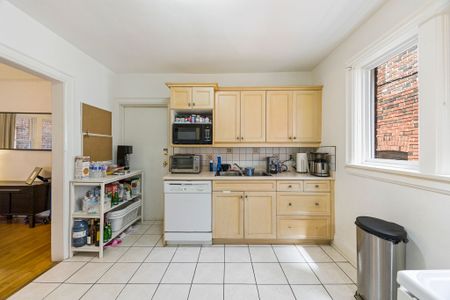 For Lease - 70 Burnaby Boulevard Unit# Main, Toronto, Ontario - Photo 3