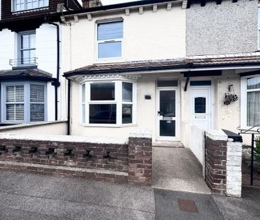 3 bedroom terraced house to rent - Photo 1