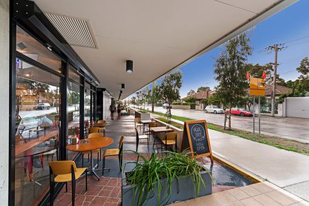 Light Filled Apartment In The Heart Of Brunswick - Photo 4