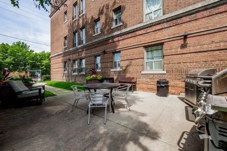 Broadview Mansions — 1 Bedroom, 1 Bathroom - Photo 5