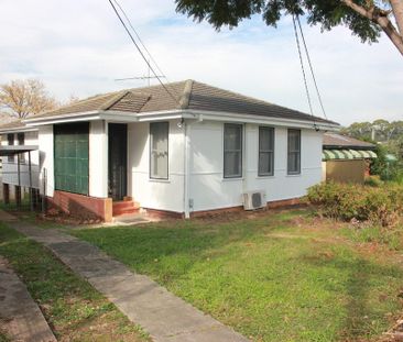 SPACIOUS 4 BEDROOM HOUSE - Photo 6