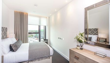 The Residence, 6-8 Charles Clowes Walk, London, SW11 - Photo 4
