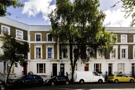 Well presented three bedroom house in an excellent Islington location just moments from Upper Street. - Photo 3