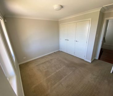 27 Voyager Street, GREGORY HILLS NSW 2557 - Photo 4