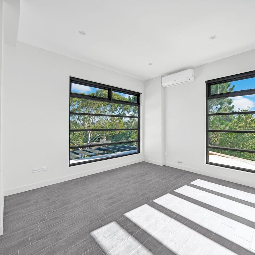 Property available 29/11/2025 , 6 months Lease only. - Photo 1