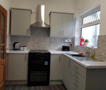 16 Symons Street, Belfast, BT12 6GA - Photo 5