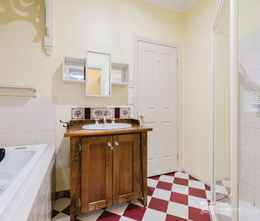 Charming Home in Prime Caroline Springs Location - Photo 6