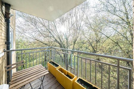 3 bedroom flat to rent - Photo 4