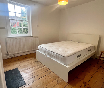 Stunning Period Property in the Heart of the City First Floor Back ... - Photo 4