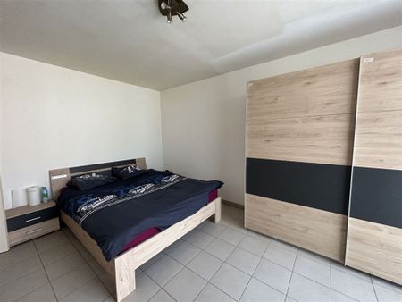 Appartement sis au 1er étage avec ascenseur - Photo 5