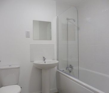 Bushfield, Orton Goldhay, Peterborough - Photo 4