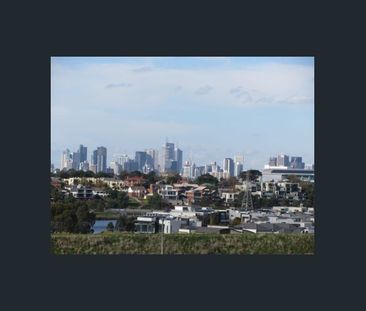 2 Bedroom apartment with city views! - Photo 3