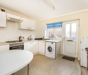 3 bedroom maisonette to rent - Photo 3