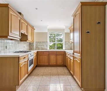 West Drive, Sonning, Berkshire, RG4 - Photo 6