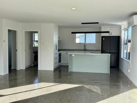 Easy coastal living at Waimarama Beach - Photo 3
