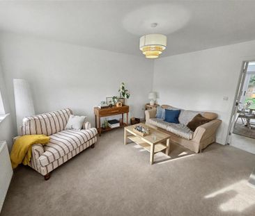 3 bedroom semi-detached house to rent - Photo 3