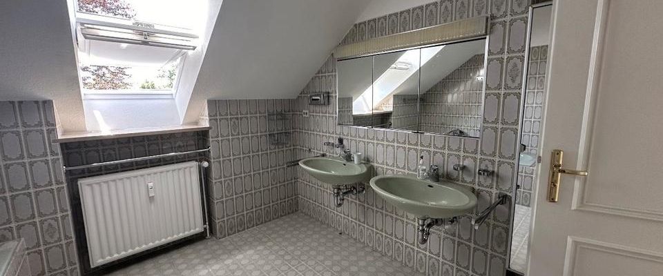 Schöne Dachgeschoss-Wohnung mit großer Loggia in Bad Waldliesborn - Photo 1