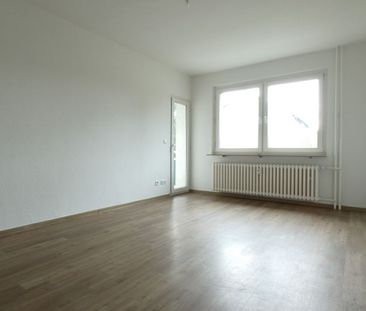 *** Endlich gefunden! 3 Raum Whg mit Balkon – tolle Lage!*** - Photo 1
