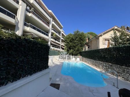 LOCATION A L'ANNEE - Photo 5