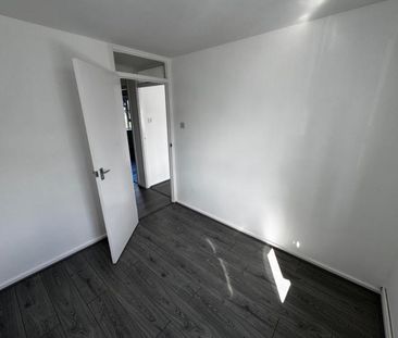 St Edmunds Road, London - Photo 4