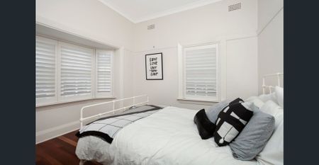 Superb apartment within walking distance to the beach - Photo 2