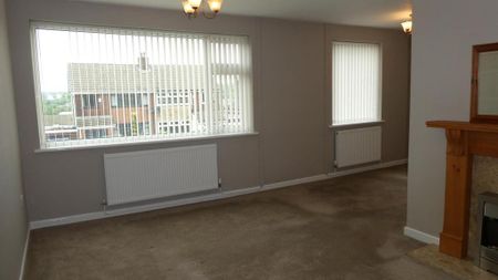 3 bedroom detached bungalow to rent - Photo 2