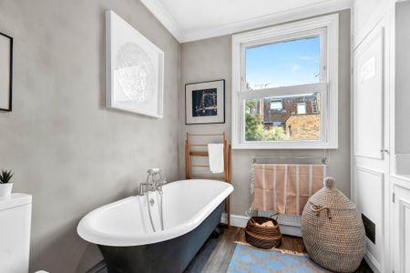 4 bedroom terraced house to rent - Photo 2