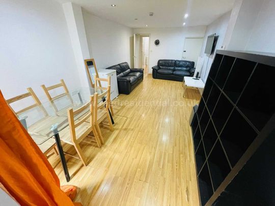 Frederick Grove, Lenton - Photo 1