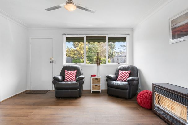 A superbly renovated single-level sensation! - Photo 1