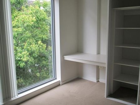 LOFT-STYLE TWO BEDROOM APARTMENT IN PACIFIC SQUARE. - Photo 4