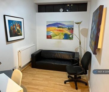 1 bedroom in a house share to rent - Photo 1