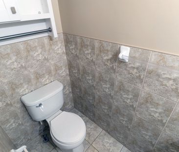 For Lease - 7591 Scholfield Road Unit# 17, Niagara Falls, Ontario - Photo 5