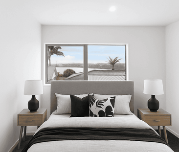 Modern 3 bedroom townhouse with water views in quiet cul-de-sac! - Photo 4