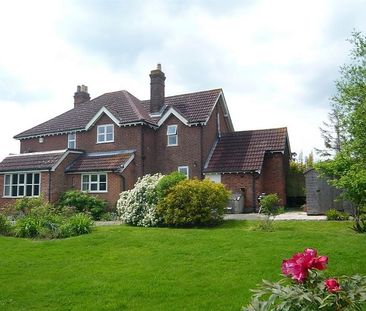 4 bedroom detached house to rent - Photo 3