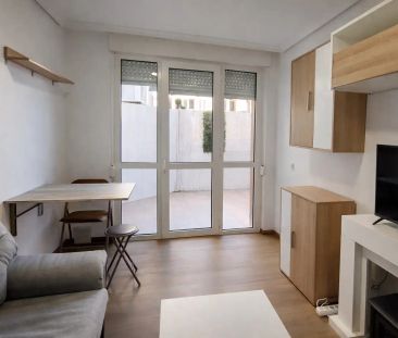 Piso de alquiler en Calle Lavapiés, Alisal - San Román - Photo 2