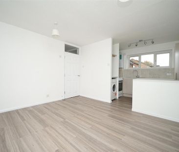 2 bedroom maisonette to rent - Photo 3