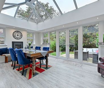 A spacious and impressive town house with ground floor rear extensi... - Photo 3