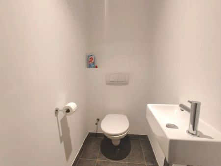 Verzorgd tweeslaapkamer appartement in het centrum van Meulebeke - Photo 5