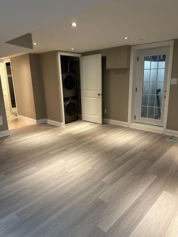 For Lease - 10 Suburban Drive, Mississauga, Ontario - Photo 2