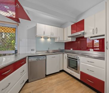 21 Melinda St, Camira QLD 4300 - House For Rent | Domain - Photo 4
